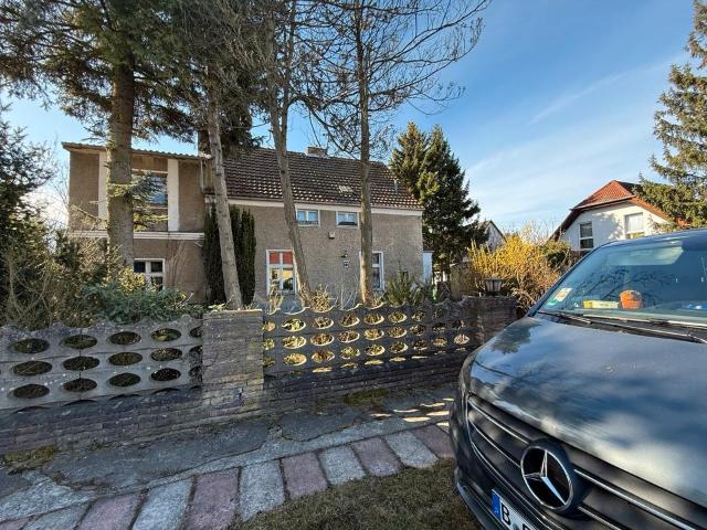 Verkaufe Grundstück mit Sanierungsbedürftigem Haus