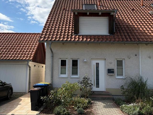 Verkaufen ruhig gelegenes Reihenendhaus mit Garten in Radebeul West