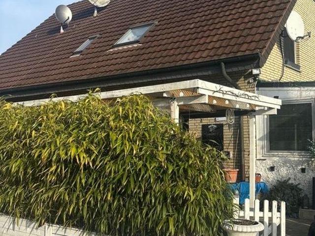 Verkauft wird ein Doppelhaus