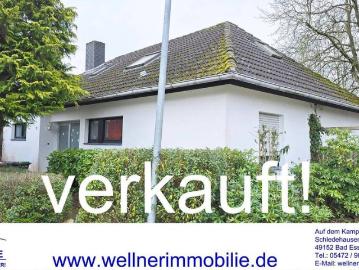 ! VERKAUFT ! BUNGALOW MIT EIGENTUMSGRUNDSTÜCK UND 2 GARAGEN! Modernisierungsbedürftig, aber mit solider Substanz