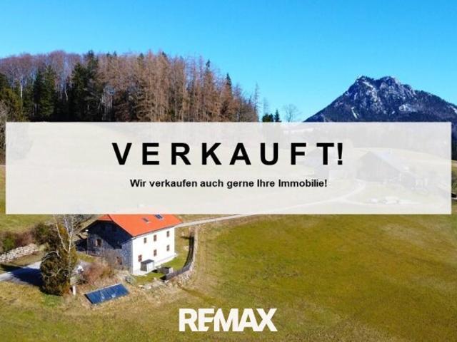 VERKAUFT Charmantes Zweifamilienhaus in Alleinlage