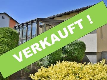 VERKAUFT! Kleiner Bungalow mit Wintergarten auf sonnigem, großem Grundstück
