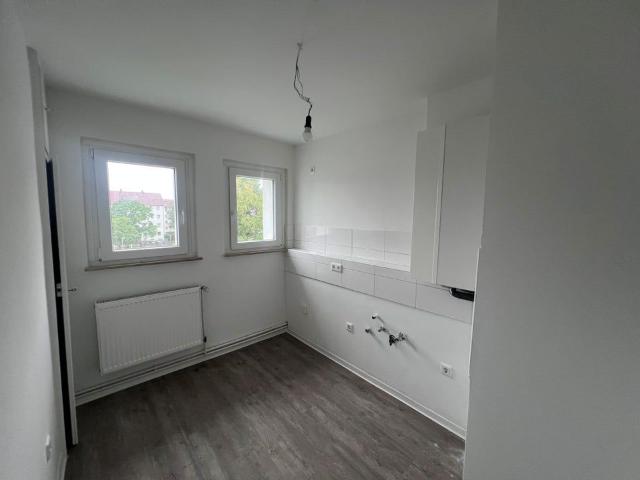 Verkehrsgünstig: renovierte 2 Zimmerwohnung