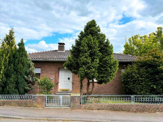 Verklinkerter Bungalow in HombergEfze