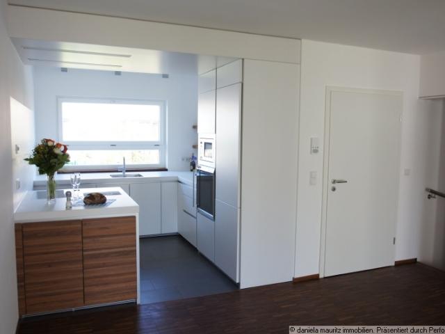 – VERMETET – Zukunftsorientiertes und umweltbewusstes Wohnen: Modernes Architekten Reihenhaus als Passivhaus
