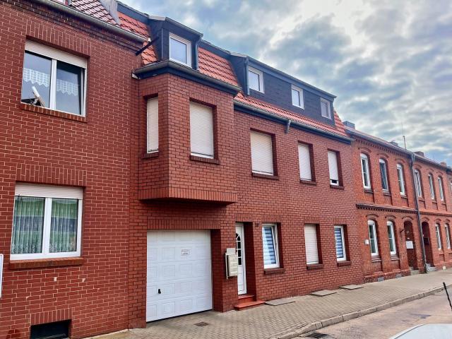 Vermiete 2 Raum Wohnung mit Garten & Pool