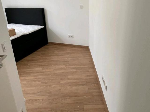 Vermiete wohnung Alt Moabit 1000EUR warm