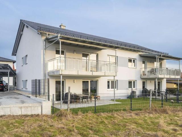Vermiete zentrale Neubauwohnung mit Garten