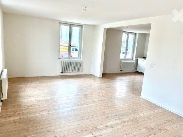 Vermiete grosse 4,5 Zimmer Wohnung mit Gartensitzplatz