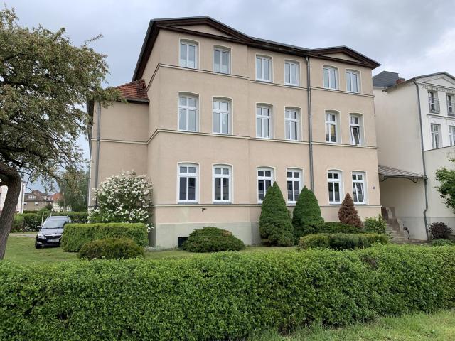 Vermiete schöne 3 Raumwohnung mit Stellplatz und Keller in einem ruhigen Haus