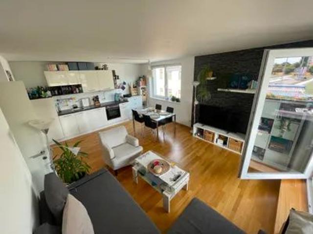 Vermiete sonnige 64m2 Whg mit Balkon