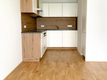Gartenwohnung mit moderner Einbauküche und Tiefgaragenstellplatz