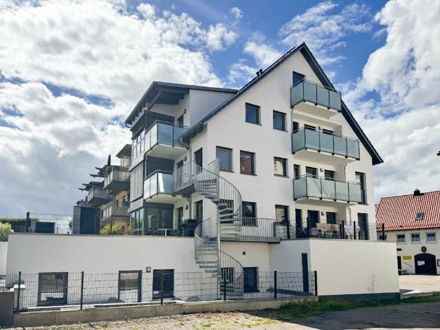 Vermietet! Im Zentrum von Neu Ulm/Pfuhl neuwertige moderne 2 Zi. Wo. 2. OG mit Aufzug, EBK, Balkon + TG