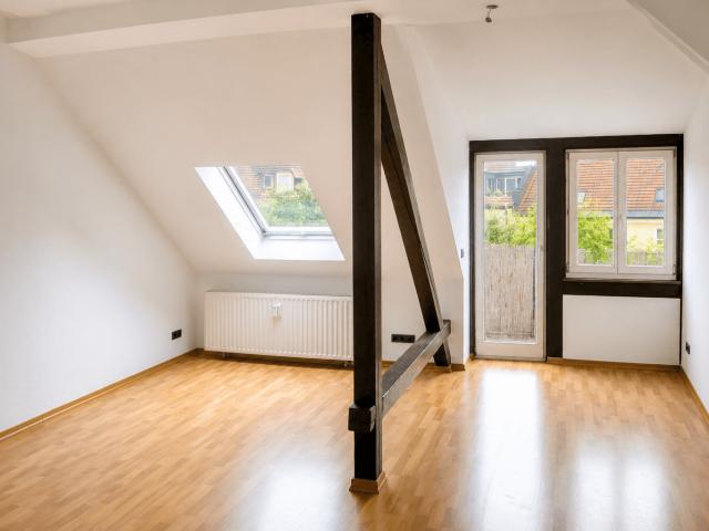VERMIETET MIT TOP RENDITE | 2 Raum Wohnung mit Balkon in städtischer Lage
