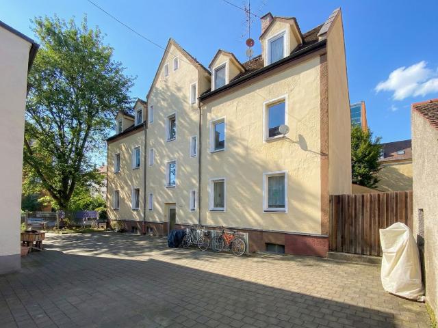 Vermietet & Sanierungsbedarf: 2,5 Zimmer Wohnung/en einzeln oder im Paket am Hettenbach!