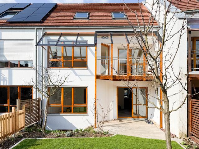 VERMIETET! Ulm Donaustetten modernisiertes außergewöhnliches RMH mit EBK und Garage