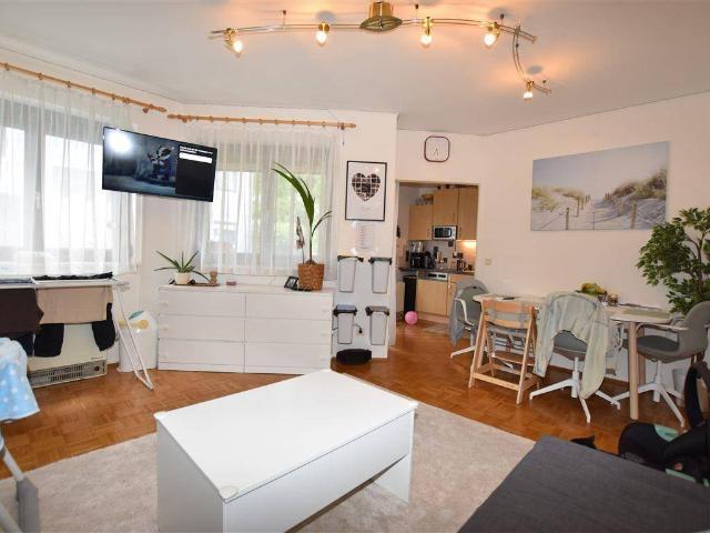 Vermietete nette 3 Zimmer Wohnung in gepflegter und ruhiger Wohnanlage mit Sonnenbalkon