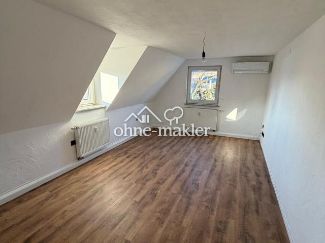 Reserviert! Vermietete Dachgeschosswohnung zur Kapitalanlage, Mietrendite 5,7 %