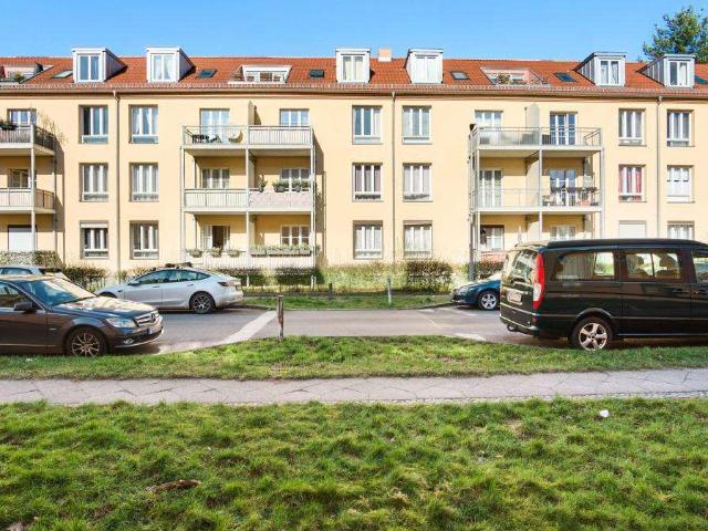 Vermietete Eigentumswohnung mit Balkon in Berlin Zehlendorf