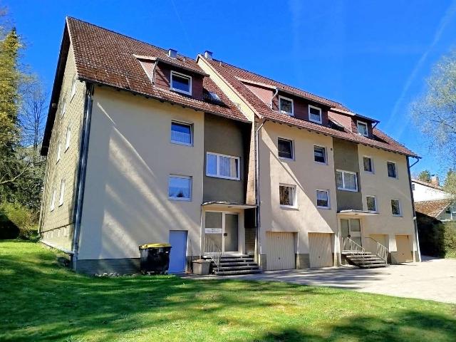 Vermietete Eigentumswohnung mit 3 Zimmern, Balkon & Garage