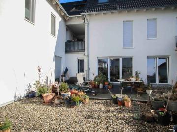 Vermietete, energieeffiziente 2 Zimmer Wohnung mit Terrasse und TG Stellplatz
