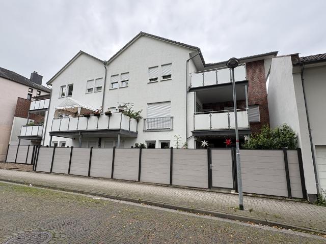 Vermietete Erdgeschosswohnung mit Südterrasse und Garage in Nordenham