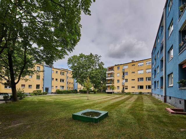 Vermietete, sonnige 2 1/2 Zimmer Wohnung mit toller Verkehrsanbindung!