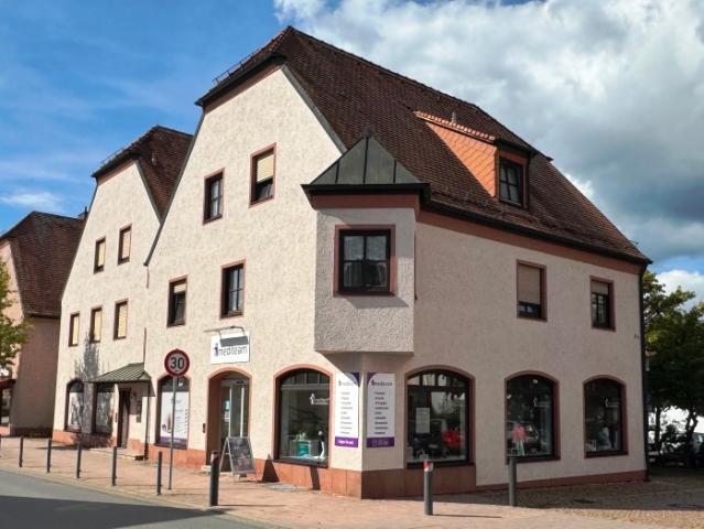 vermietete und freundliche 3 Zimmer Eigentumswohnung mit Balkon