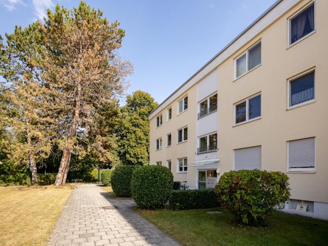 Vermietete und gut geschnittene 3 Zimmer Wohnung mit Balkon im Münchner Süden