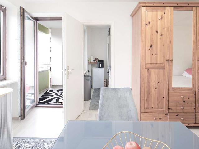 Vermietete 1 Zimmer Wohnung in Bestlage mit separater Küche, Bad und Abendsonne auf dem Balkon