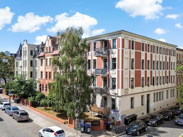 Vermietete 2 Raum Dachgeschosswohnung mit Balkon in gefragter Lage von Halle!