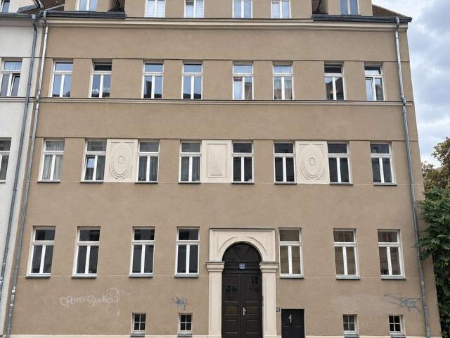 Vermietete 2 Zimmer Dachgeschosswohnung mit Loggia in Leipzig Schönefeld