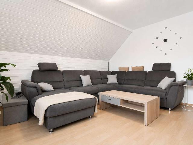 Vermietete 2 Zimmer Dachgeschosswohnung mit Stellplatz in Sasbach