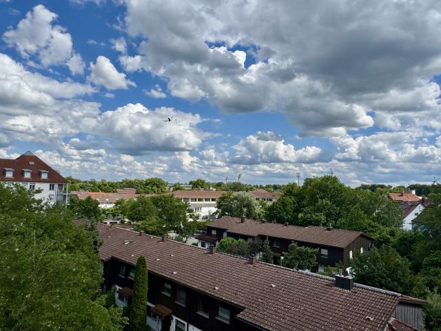 Vermietete 2 Zimmer ETW mit zwei KFZ Stellplätzen in herrlicher Aussichtslage in der Ulmer Oststadt!
