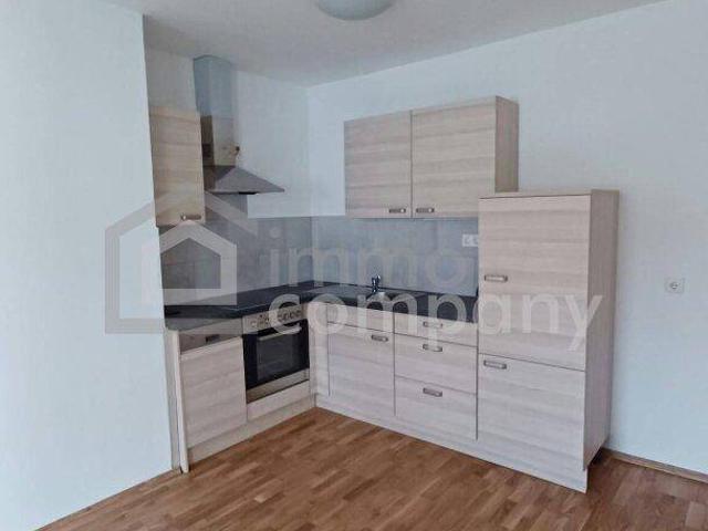 Vermietete 2 Zimmer Eigentumswohnung mit Parkplatz und Kellerabteil