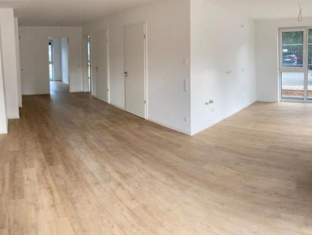 Vermietete 3 Zimmer Erdgeschosswohnung mit Gartenanteil