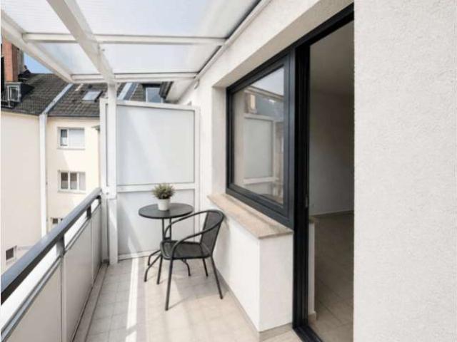 Vermietete 3 Zimmer Wohnung mit Balkon – Aufzug und energetische Aufwertung vorgesehen