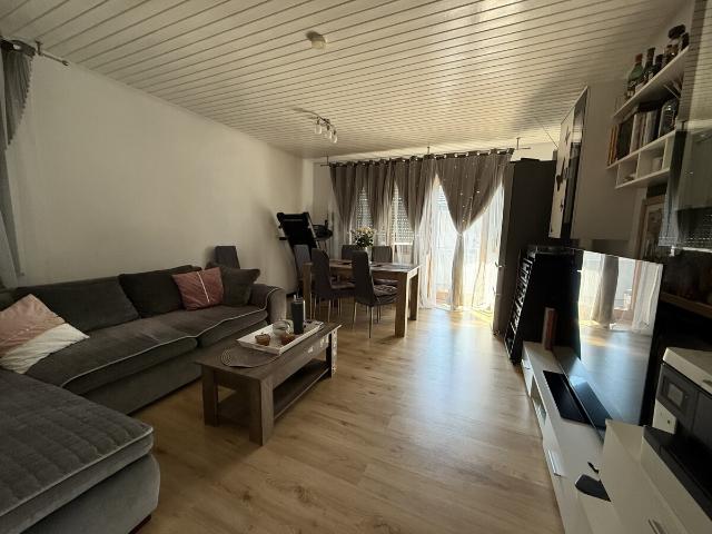 VERMIETETE 3 ZIMMERWOHNUNG IM ERDGESCHOSS