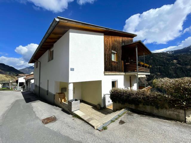 Vermietete 4 Zimmer Wohnung mit Reihenhauscharakter / Wenns