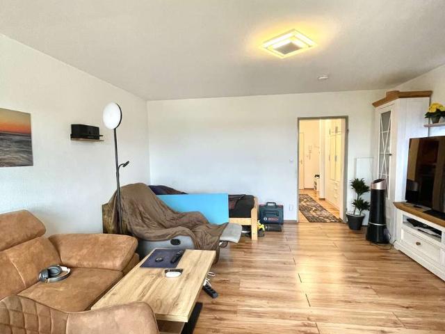 Vermietetes 1 Zimmer Apartment mit Balkon, Weitblick und Einzelgarage in Herrenberg