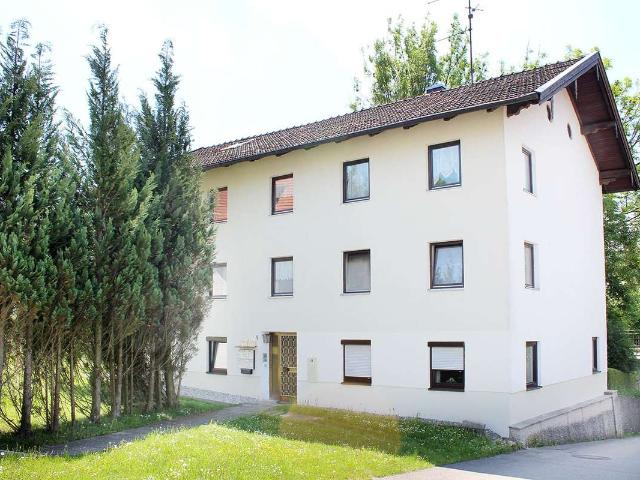 Vermietetes 285 m2 großes 6 Parteienhaus zur Kapitalanlage in Stein an der Traun
