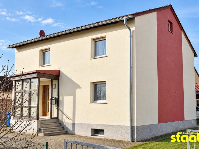 VERMIETETES 2 FAMILIENHAUS MIT DOPPELGARAGE + GROSSEM GRUNDSTÜCK IN JOHANNESBERG
