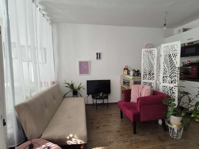 Vermietetes Appartement mit Balkon und Stellplatz
