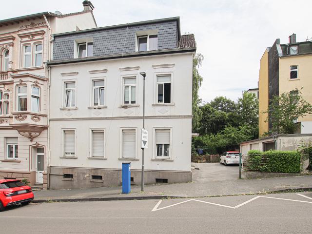 Vermietetes Drei Parteien Stadthaus