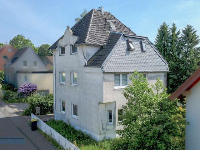 Vermietetes Dreifamilienhaus auf 835 m² Grundstück in Remscheid Lennep