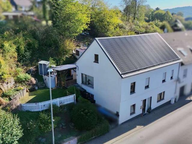Vermietetes Einfamilienhaus in Sinn OT