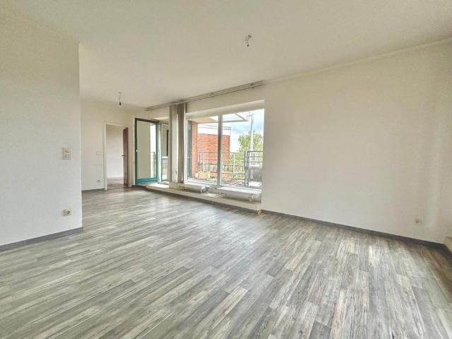 Vermietung: Penthouse in Düsseldorf Hassels – Großzügiges Wohnen mit Aufzug und Sonnenterrasse