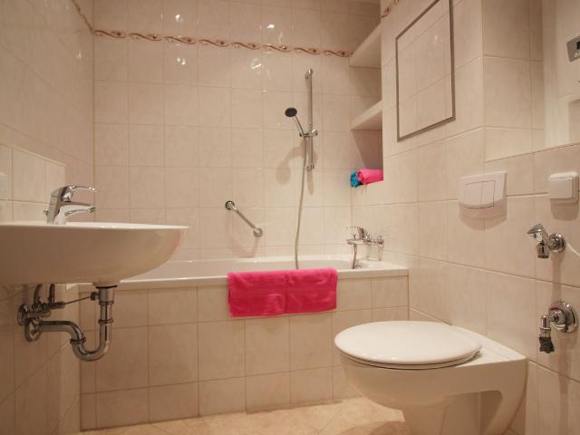 Vermietungsaktion* 3 Raumwohnung mit Badewanne und Balkon