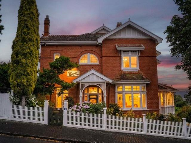 Vermont A Landmark Federation Residence of Rare Presence and Provenance