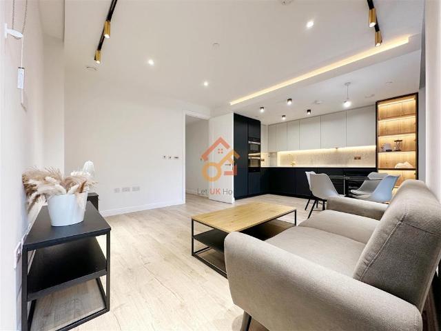 Vermont House, 2 Dingley Road. 2 bed flat to rent £4,050 pcm £935 pw